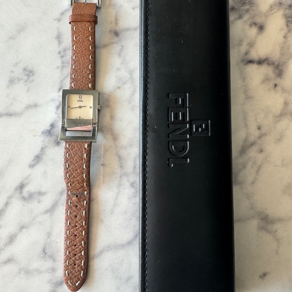 FENDI Olologi Watches Brown/Silver Stainless Steel/leather - Picture 4 of 8